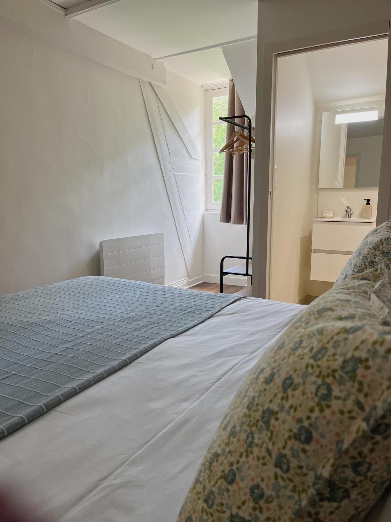 Bed and Breakfast Abbaye De Blanchelande Neufmesnil Zimmer foto