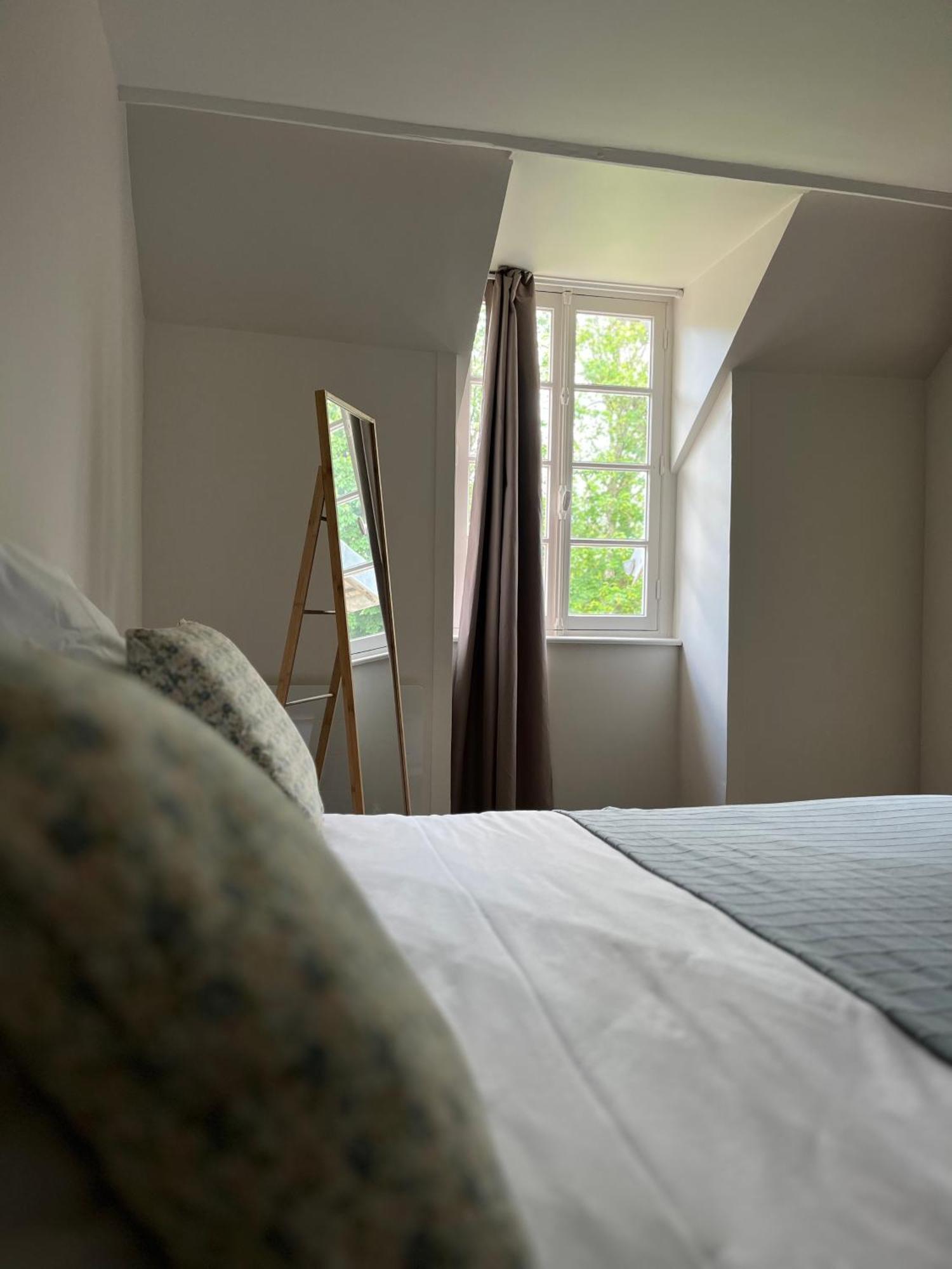 Bed and Breakfast Abbaye De Blanchelande Neufmesnil Zimmer foto
