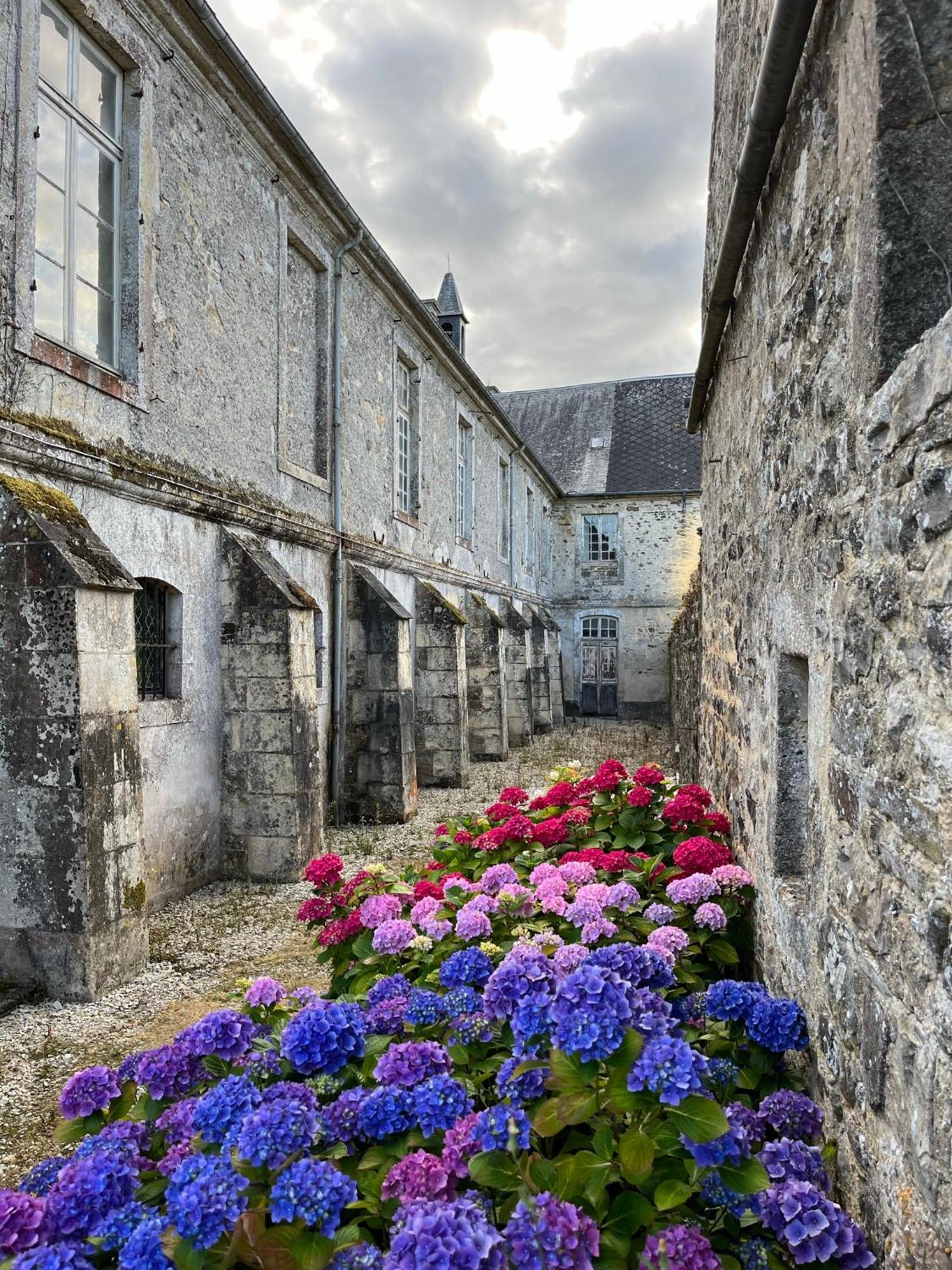 Bed and Breakfast Abbaye De Blanchelande Neufmesnil Exterior foto