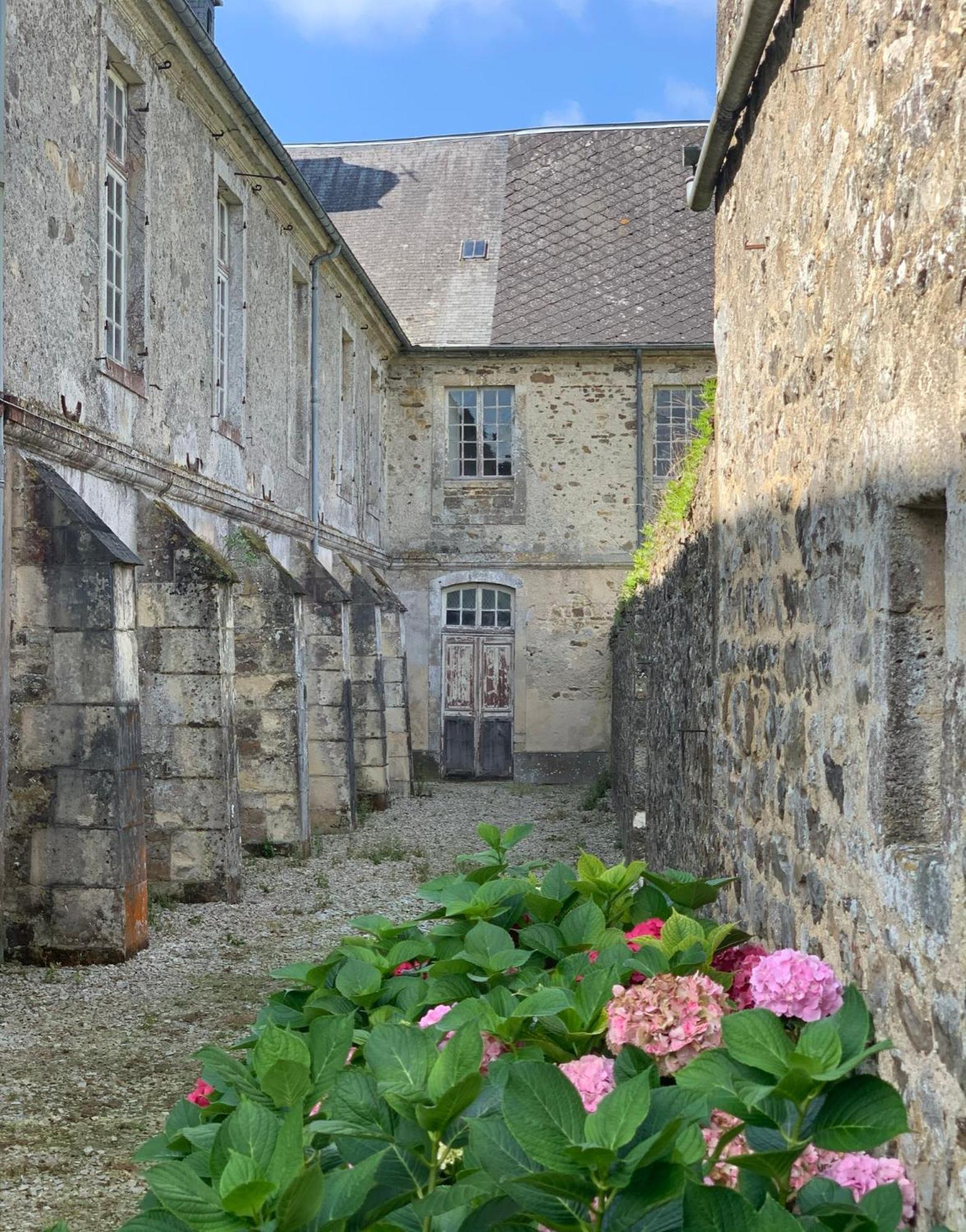 Bed and Breakfast Abbaye De Blanchelande Neufmesnil Exterior foto